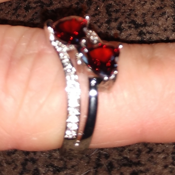 Woman's 2 Heart Ring 925 Sterling red garnet - Picture 3 of 9
